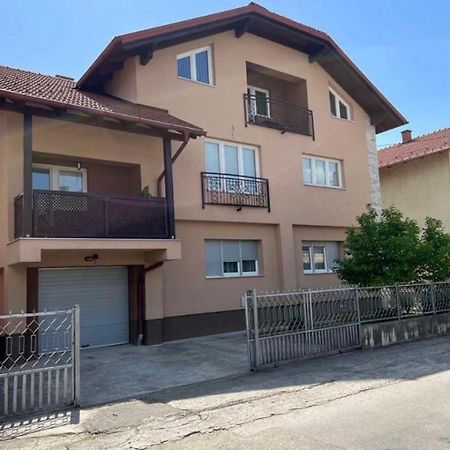 Big Apartment 3 Bedrooms Bihać Extérieur photo