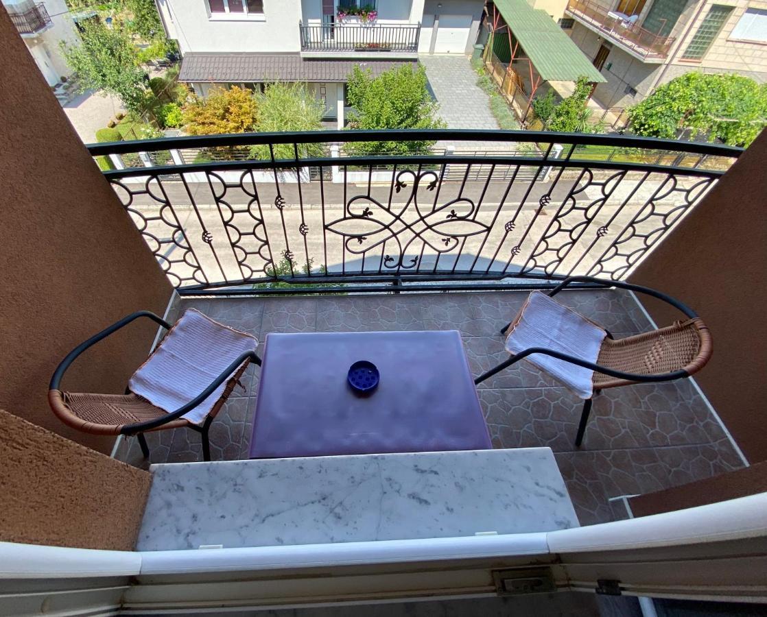 Big Apartment 3 Bedrooms Bihać Extérieur photo
